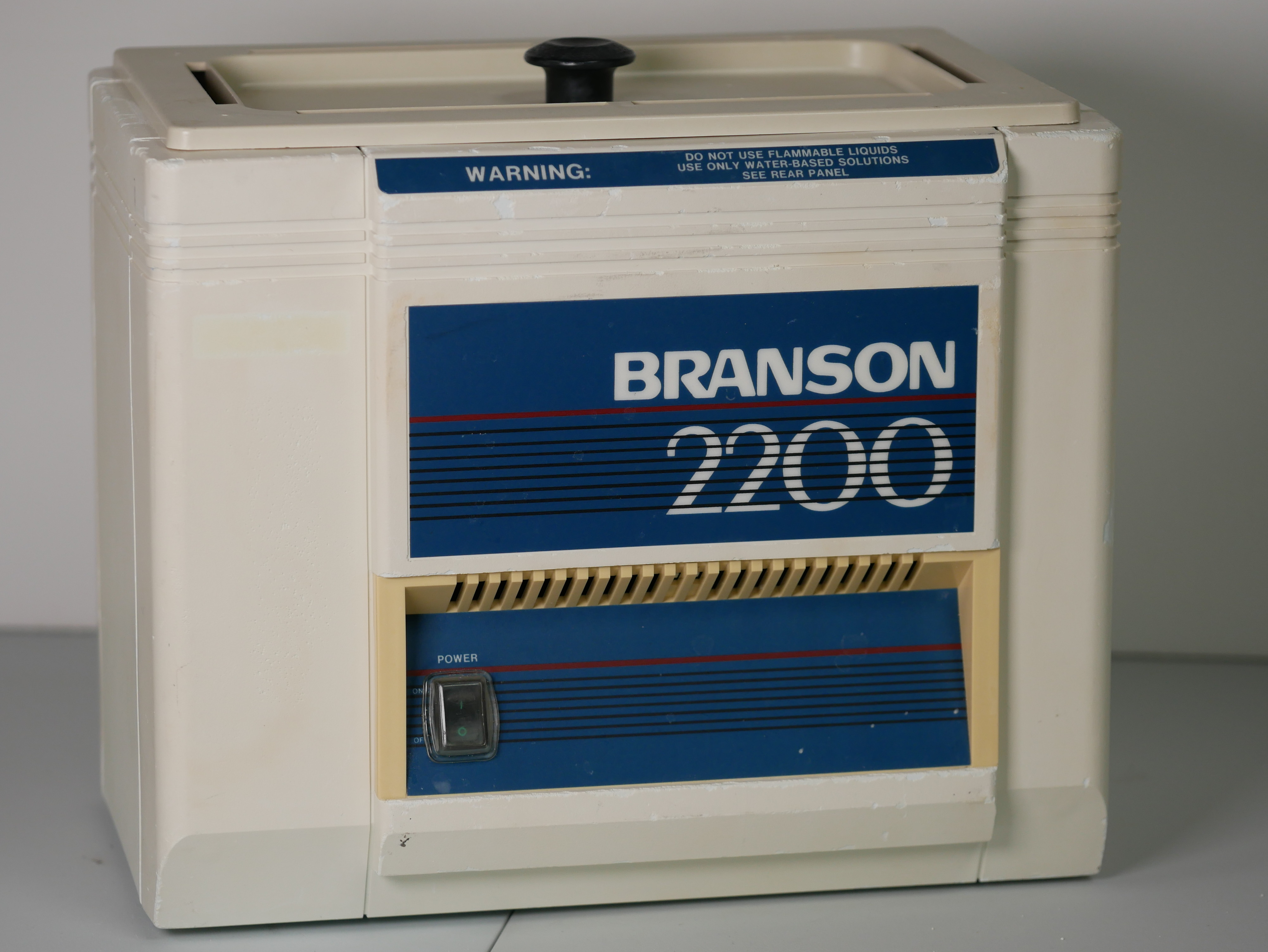 Branson 2200 Sonicator